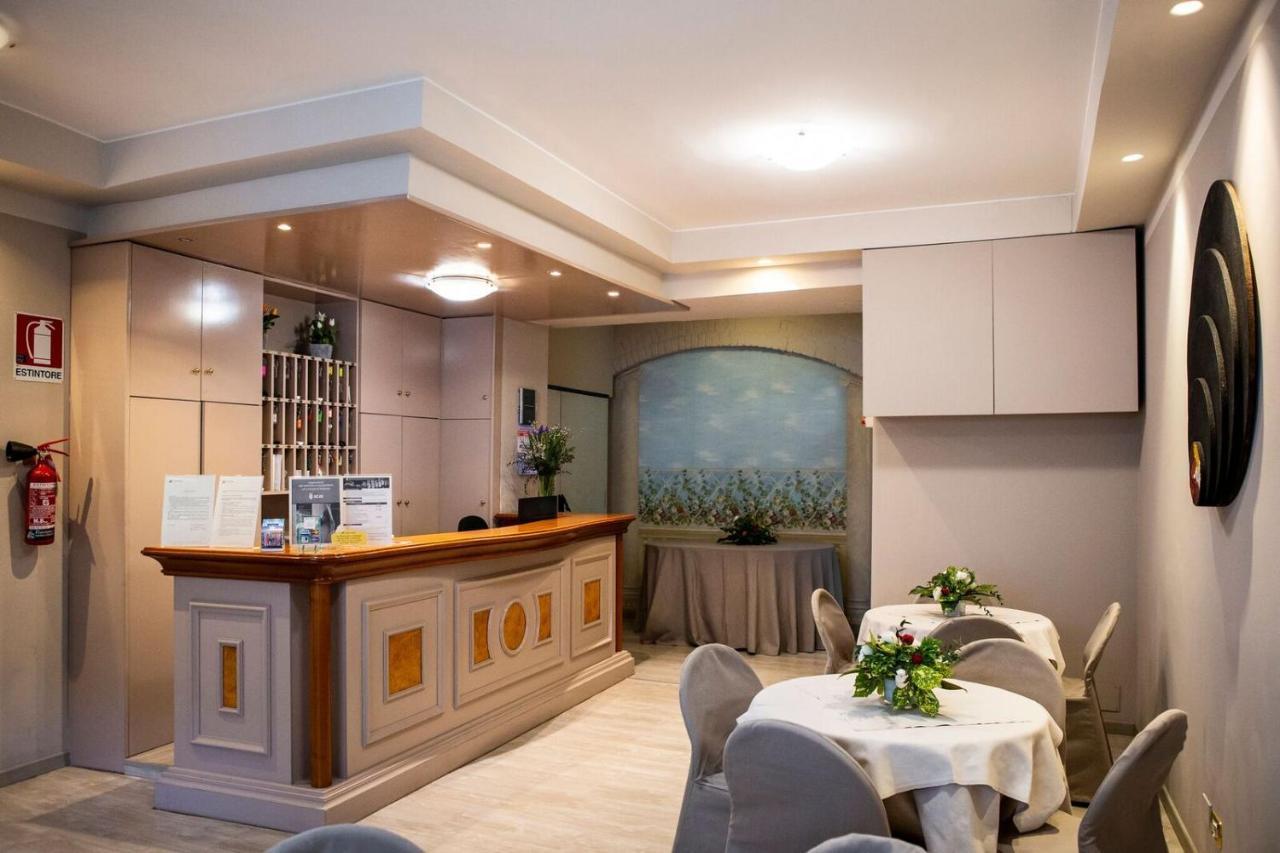 Hotel Astor Piacenza Kültér fotó